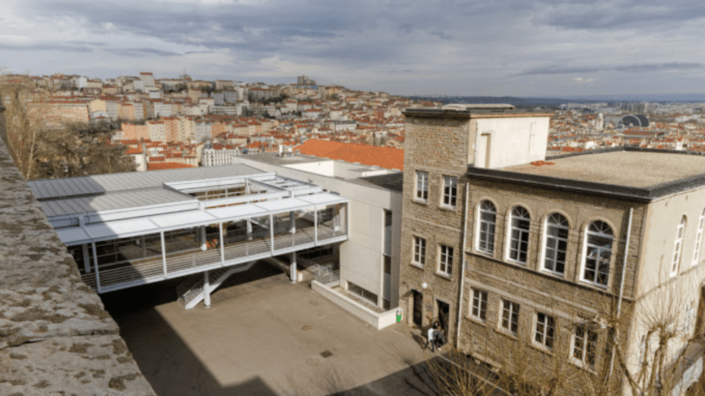 Vue du Lycée aux Lazaristes Site Fourvière